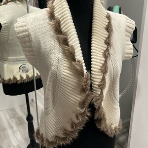 EUC CACHE Fitted Sweater Vest with Faux Fur. Size XS
